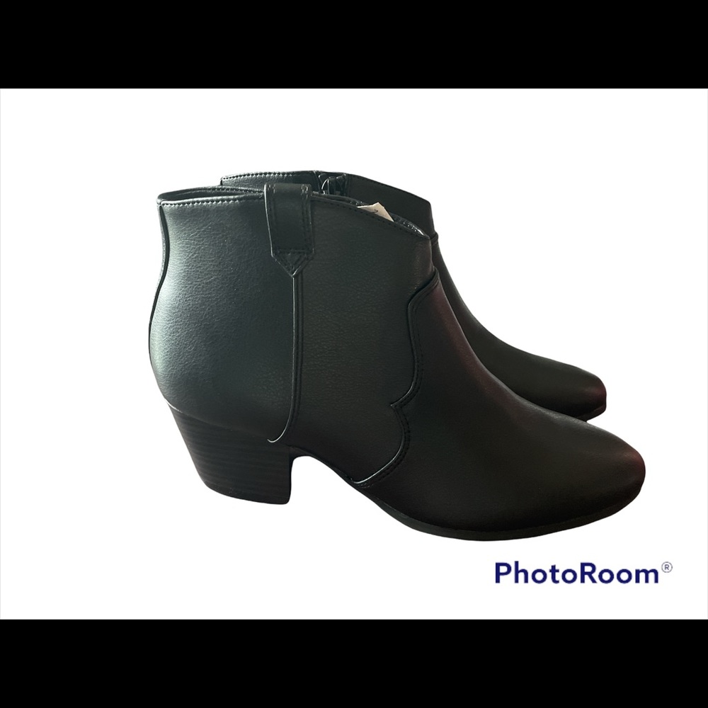 New, Old Navy Black Leather Booties